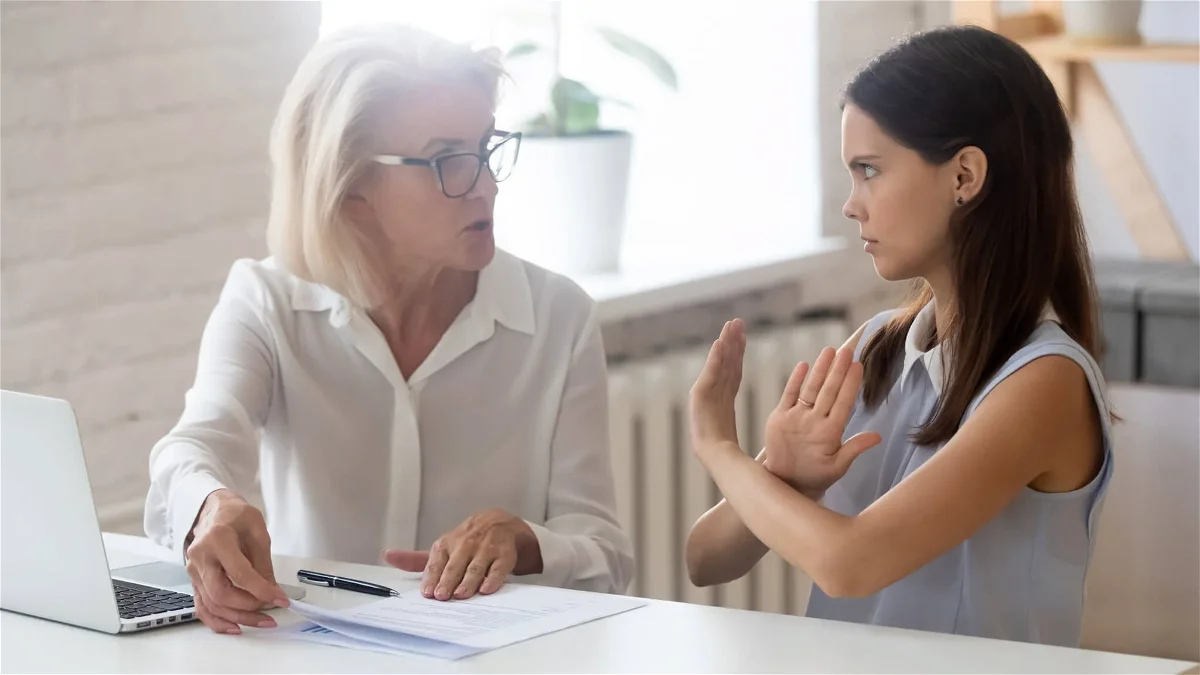 Negative Feedback, Glasses, Hand, Table, Vision care, Gesture