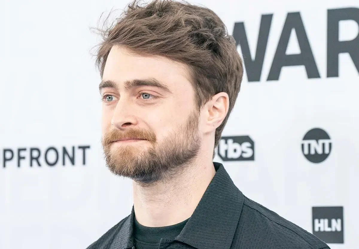 Daniel Radcliff 2023, Forehead, Chin, Eyebrow, Beard, Human, Jaw, Eyelash