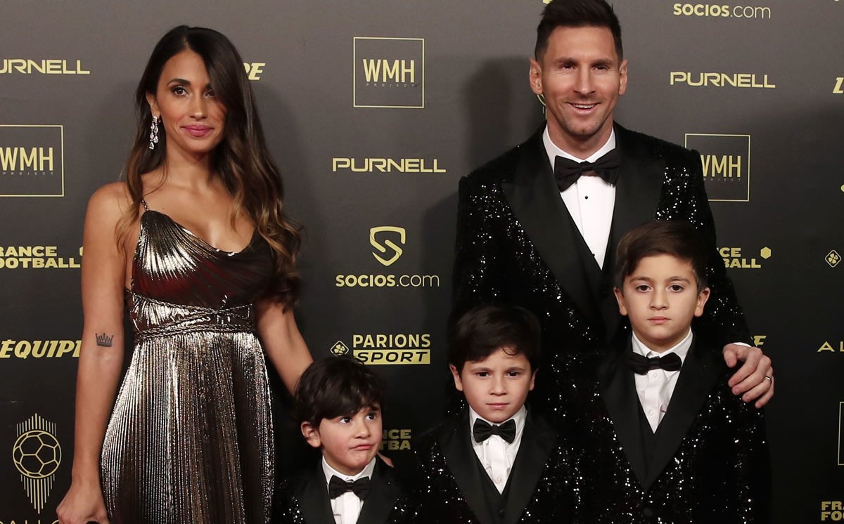 Lionel Messi Kids, Clothing, Hair, Smile, Photograph, Black, Coat, Sleeve