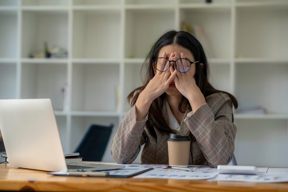 fatigue in the office, Computer, Table, Laptop, Personal computer, Vision care, Eyewear